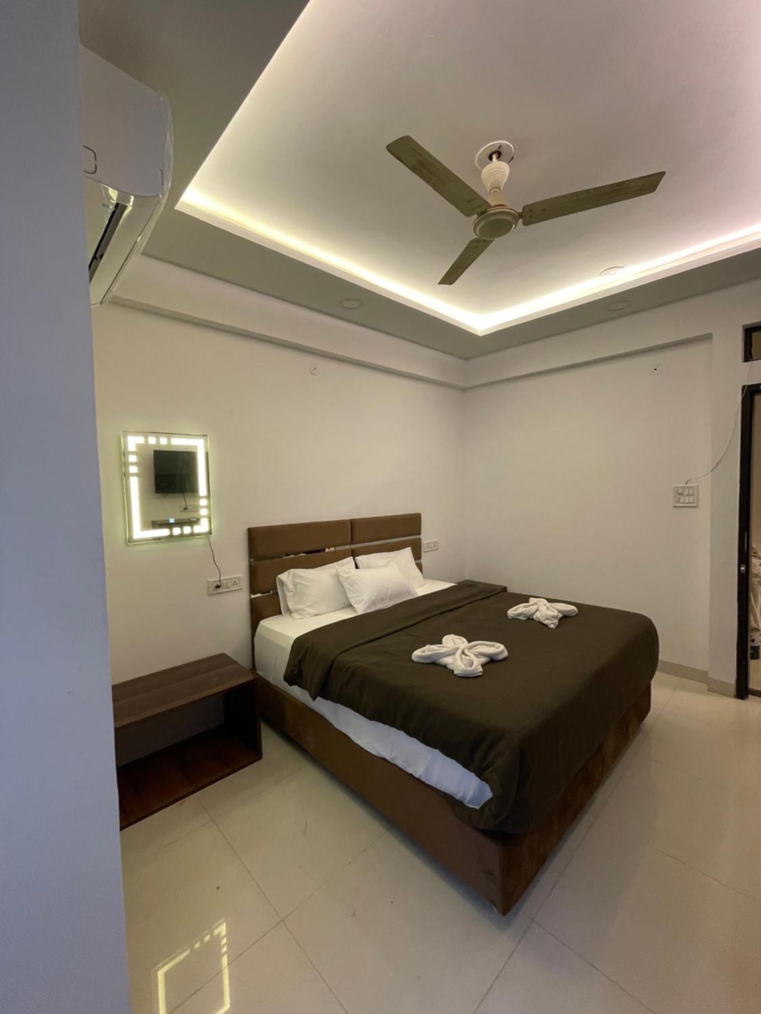 Hotel Kiwi Inn Vijaynagar Scheme 78 Indore Exterior foto