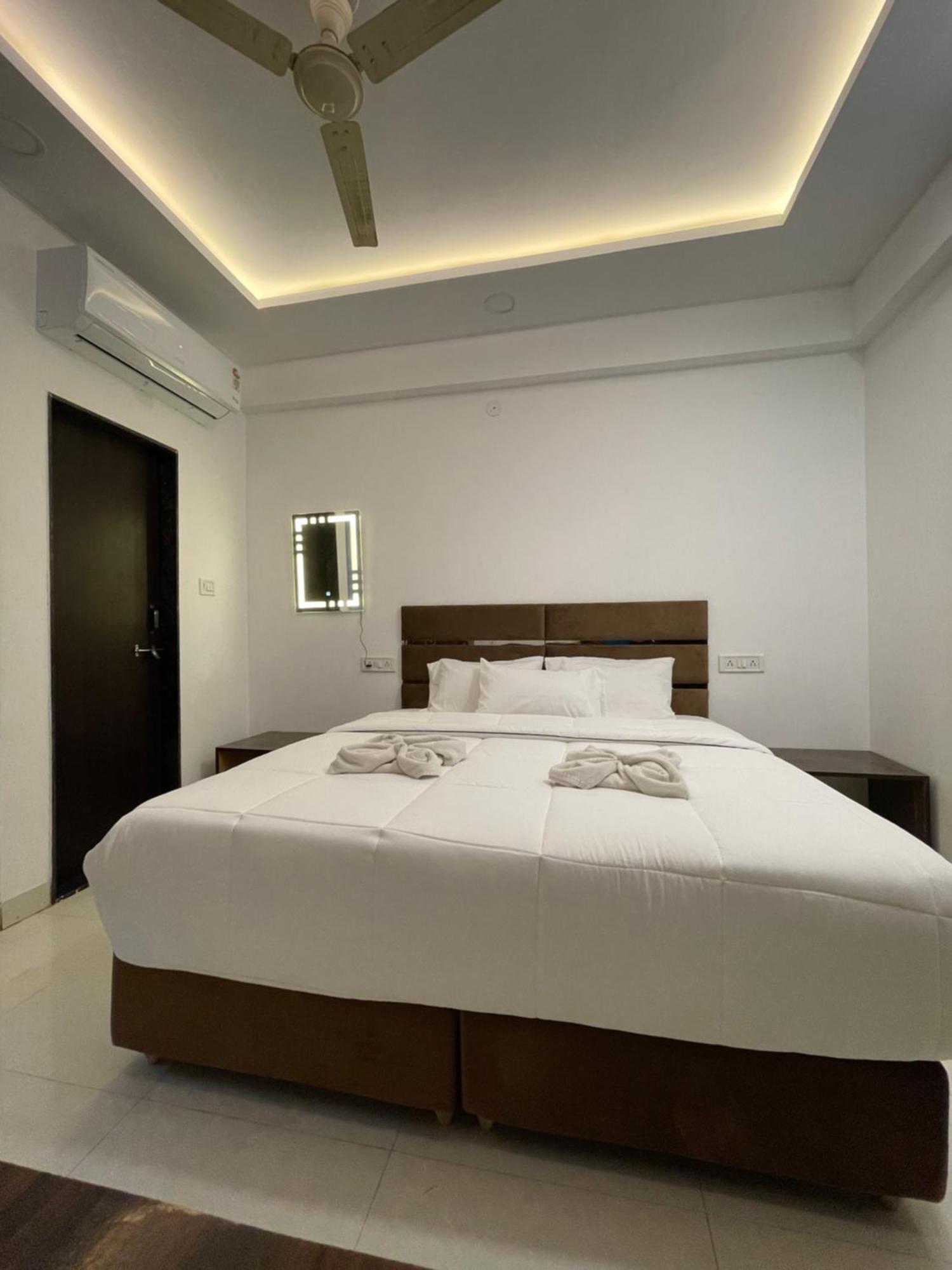 Hotel Kiwi Inn Vijaynagar Scheme 78 Indore Exterior foto