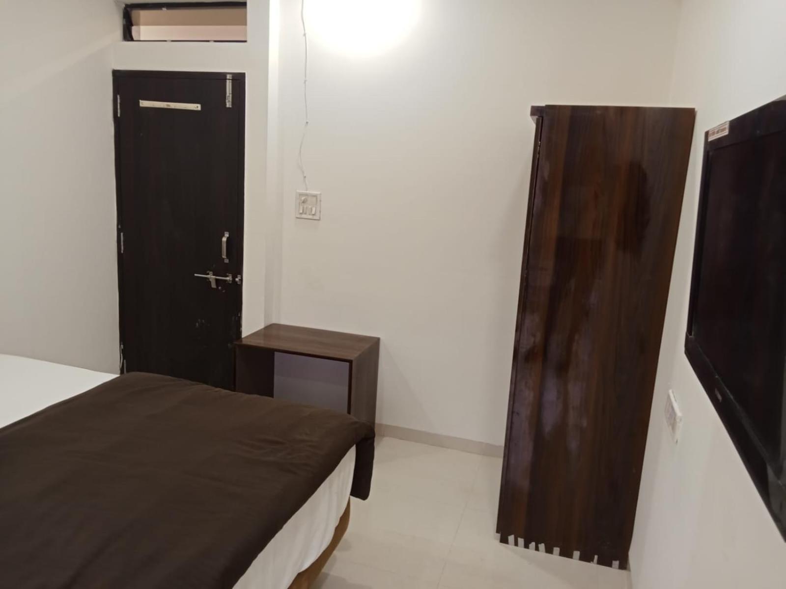 Hotel Kiwi Inn Vijaynagar Scheme 78 Indore Exterior foto